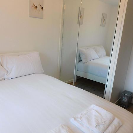 2 Bed Apt On Quiet Cul-De-Sac, Fab Location Пейзли Екстериор снимка