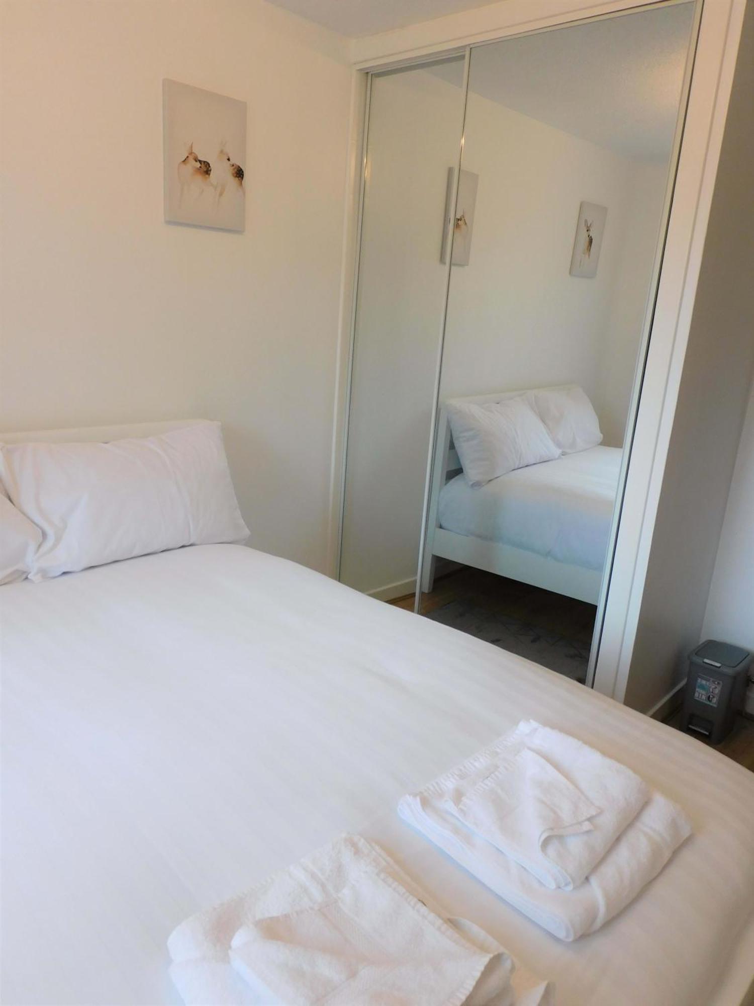 2 Bed Apt On Quiet Cul-De-Sac, Fab Location Пейзли Екстериор снимка